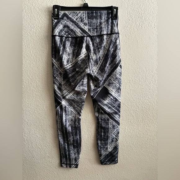 Lululemon High Times Pant Black and White Patterned Leggings - Picture 5 of 10